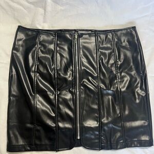 NiMin Black Mini Pencil Skirt for Night Out